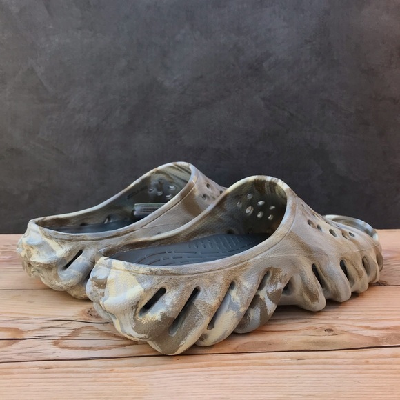 Crocs Echo Marbled Slide - Picture 9 of 16